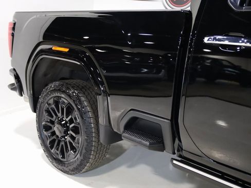 Used 2024 GMC Sierra 2500 Denali Ultimate image 9