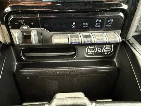 Used 2023 RAM 1500 Laramie AWD/4WD image 34