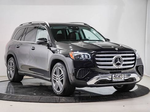 Certified 2026 Mercedes-Benz GLS 450 4MATIC image 5
