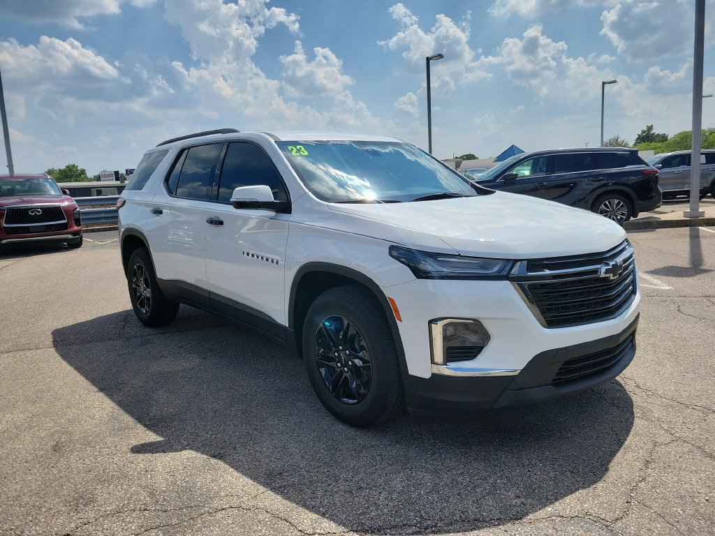 Used 2023 Chevrolet Traverse LT w/ Midnight/Sport Edition AWD/4WD image 7