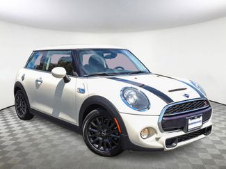 Used 2019 MINI Cooper S image 1