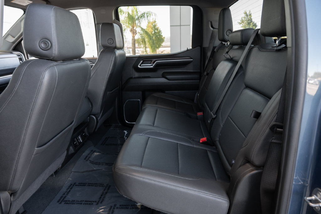 Used 2024 GMC Sierra 1500 SLT AWD/4WD image 37