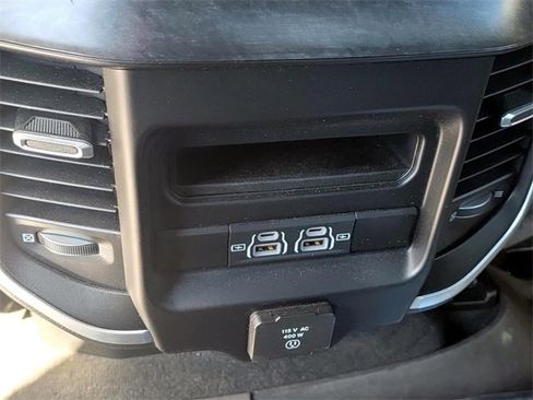 Used 2021 RAM 1500 Big Horn image 31