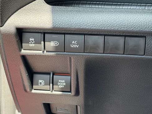 New 2026 Toyota Sienna XSE FWD image 17