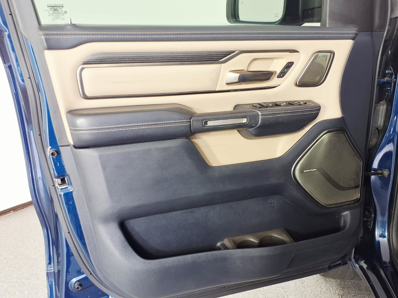 Used 2019 RAM 1500 Limited RWD image 9