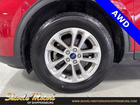 Used 2020 Ford Escape SE image 9