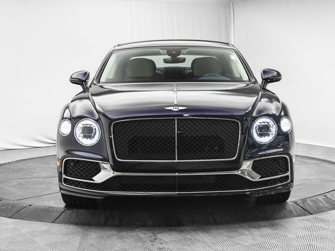 Used 2024 Bentley Flying Spur Plug-In Hybrid image 7