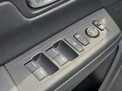 Used 2023 Honda CR-V LX image 26