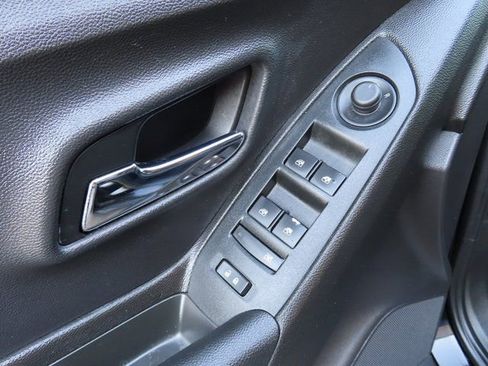 Used 2019 Chevrolet Trax LT w/ Driver Confidence Package image 27