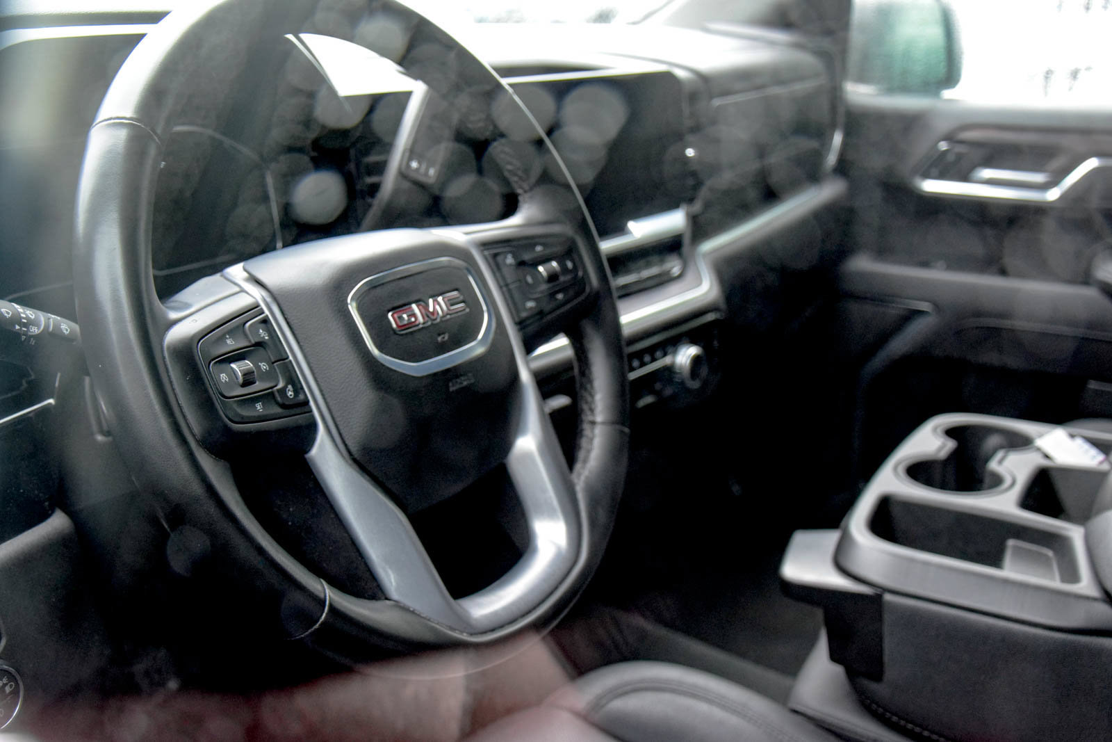 Used 2025 GMC Sierra 1500 SLT AWD/4WD image 10