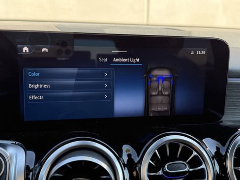 Used 2024 Mercedes-Benz GLB 250 image 12