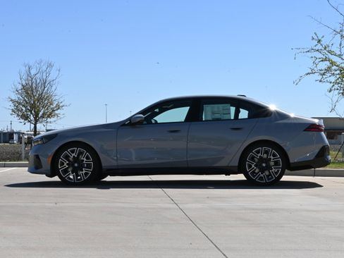 New 2026 BMW 540i xDrive w/ Executive Package AWD/4WD image 5