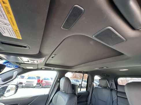 Used 2024 Lexus LX 600 4WD w/ Luxury Package image 34