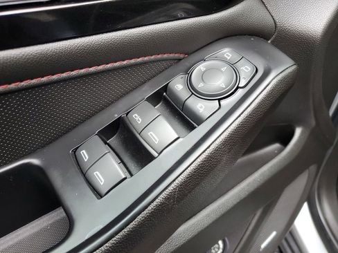 Used 2023 Chevrolet Traverse RS image 22