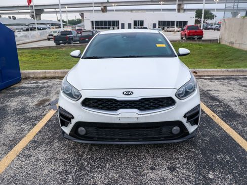 Used 2019 Kia Forte LXS FWD image 4