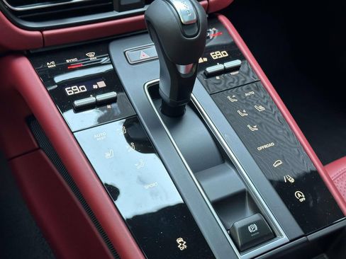 Certified 2026 Porsche Macan Turbo AWD/4WD image 26