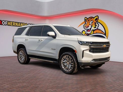 Used 2023 Chevrolet Tahoe LT w/ Luxury Package AWD/4WD image 3