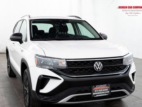 Used 2024 Volkswagen Taos S FWD image 1
