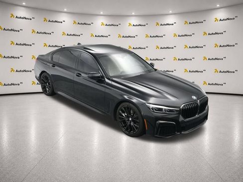Used 2022 BMW 740i w/ M Sport Package RWD image 72