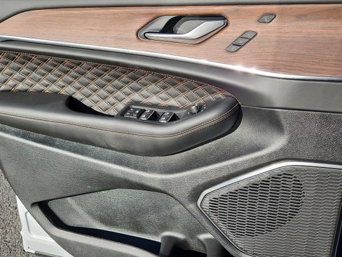 New 2025 Jeep Grand Cherokee L Summit image 9