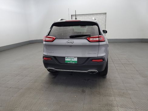 Used 2018 Jeep Cherokee Limited AWD/4WD image 7
