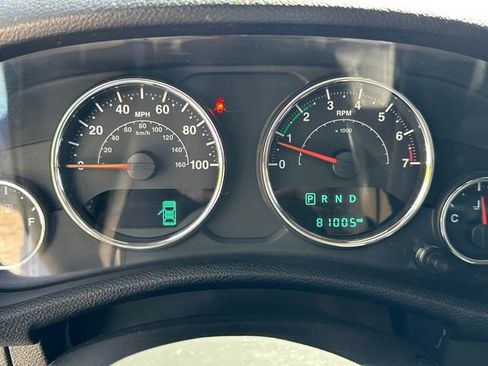 Used 2017 Jeep Wrangler Unlimited Sahara w/ Connectivity Group AWD/4WD image 25