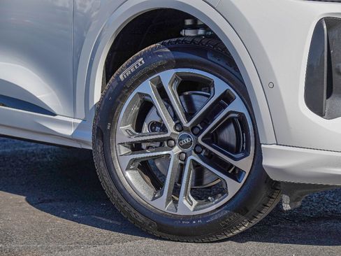 New 2025 Audi Q5 Premium image 1