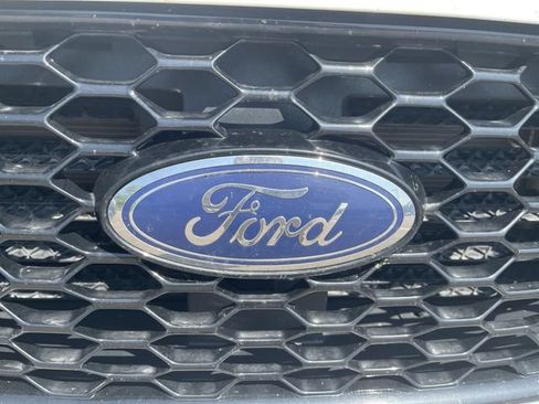 Certified 2024 Ford Edge ST-Line AWD/4WD image 9