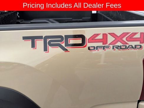 Used 2018 Toyota Tacoma TRD Off-Road AWD/4WD image 15