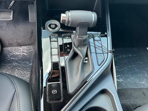 New 2025 Kia Niro EX image 19