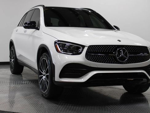 Used 2022 Mercedes-Benz GLC 300 4MATIC image 3