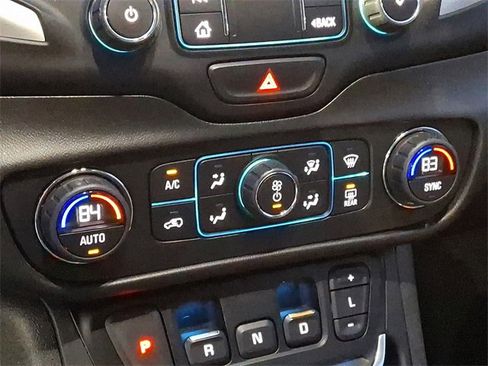 Used 2020 GMC Terrain SLT w/ Preferred Package image 21