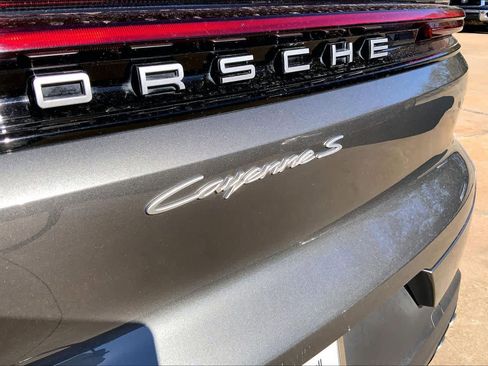 Used 2024 Porsche Cayenne S image 29