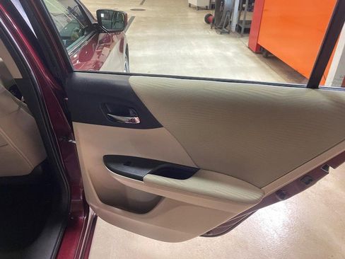 Used 2016 Honda Accord LX image 9