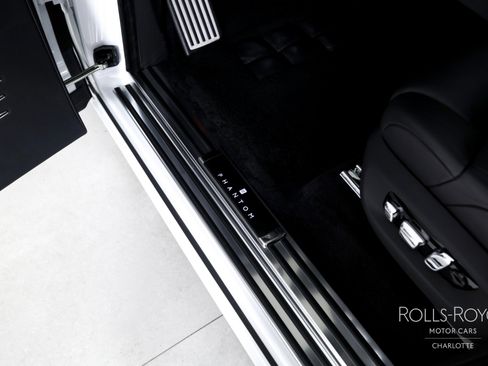 Certified 2023 Rolls-Royce Phantom Sedan w/ The Phantom Package image 16