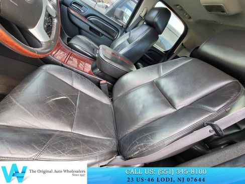 Used 2011 Cadillac Escalade AWD w/ Touring Package image 9