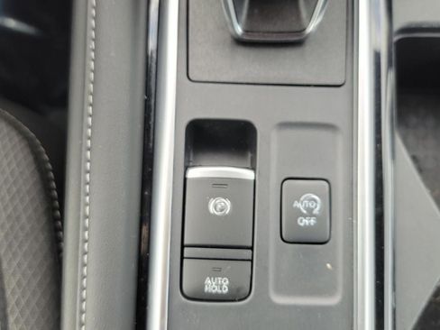 Used 2020 Nissan Pathfinder S image 26