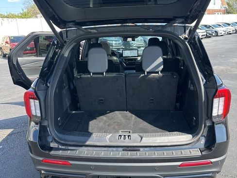 Used 2025 Ford Explorer ST image 12