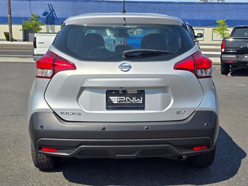 Used 2020 Nissan Kicks S FWD image 7