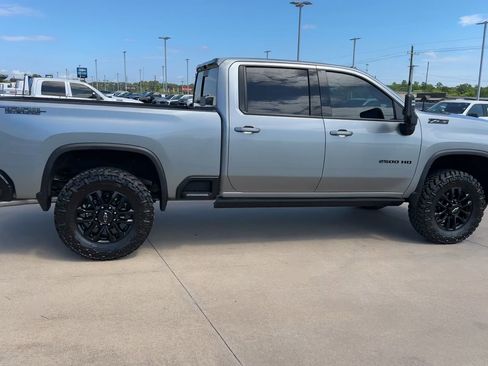 Used 2025 Chevrolet Silverado 2500 LTZ w/ LTZ Plus Package AWD/4WD image 8