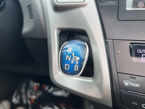 Used 2013 Toyota Prius V Five image 34