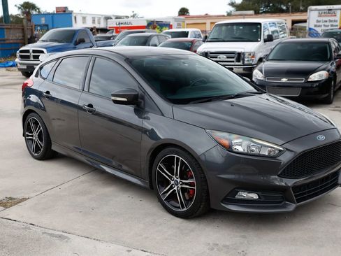 Used 2016 Ford Focus ST image 10