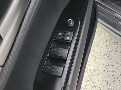 Used 2025 Toyota Camry SE w/ Convenience Package FWD image 22