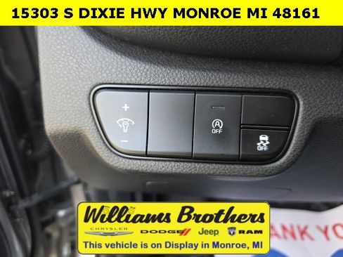 Used 2024 Kia Seltos S image 12