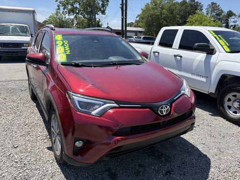 Used 2018 Toyota RAV4 Limited FWD image 1