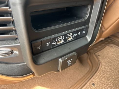 Used 2019 RAM 1500 Limited AWD/4WD image 8