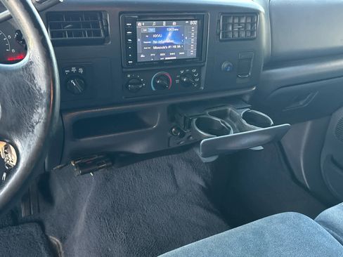 Used 2001 Ford F250 XLT image 16