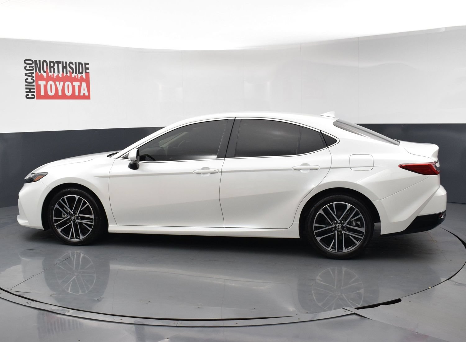 Used 2026 Toyota Camry XLE FWD image 2