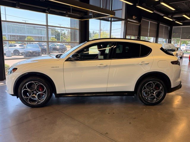 New 2026 Alfa Romeo Stelvio Sprint AWD/4WD image 2