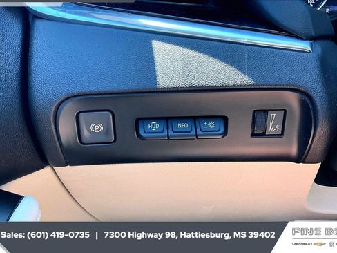 Used 2023 Buick Enclave Avenir w/ Avenir Technology Package AWD/4WD image 25